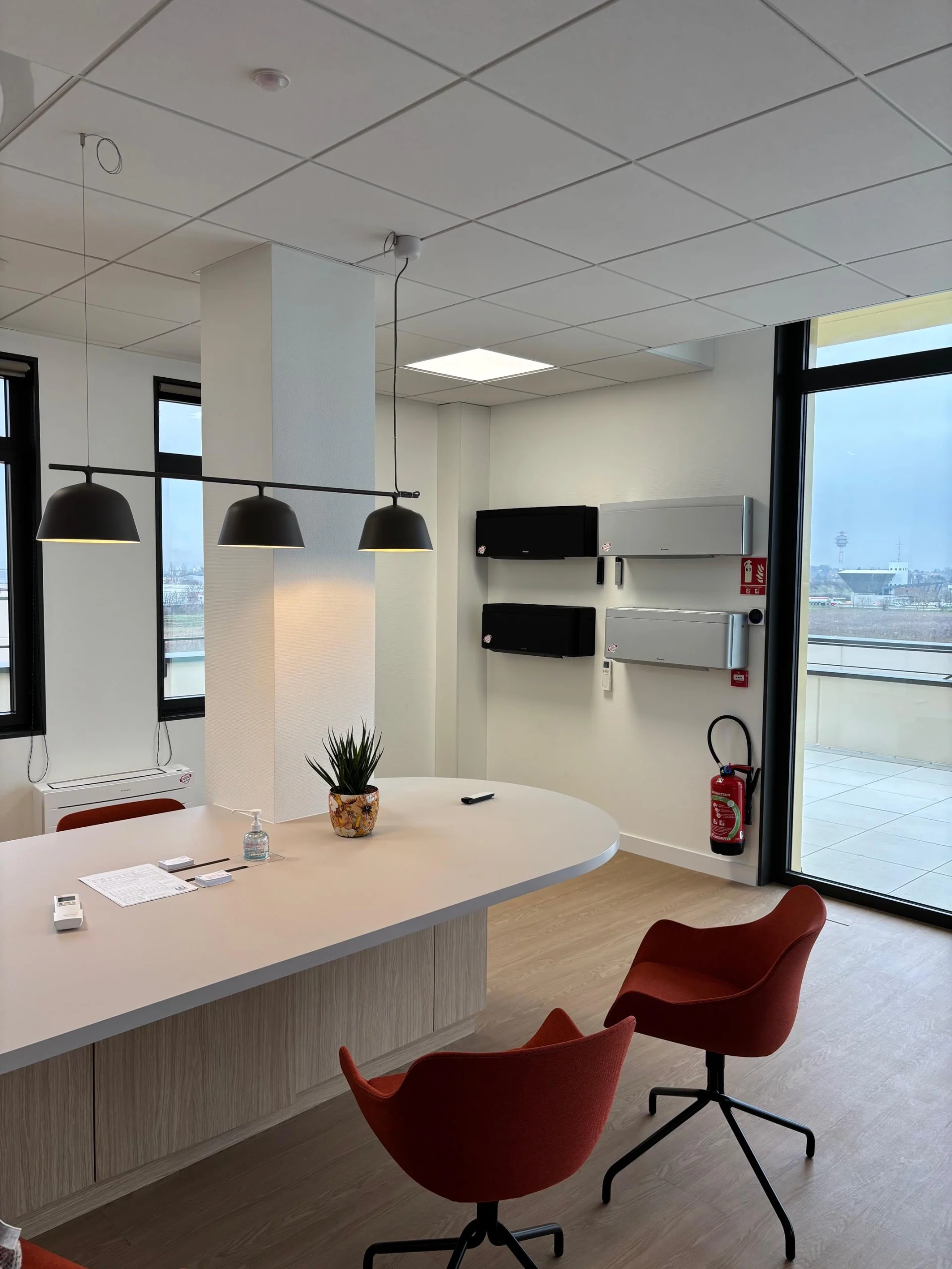 SalonShowroom-1